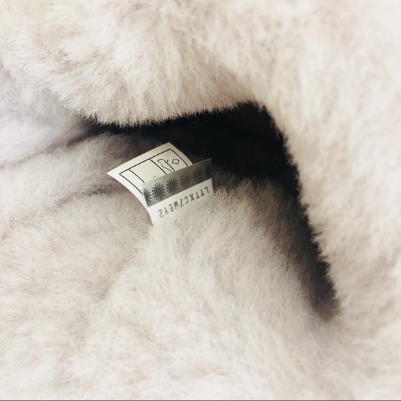 UGG Mini Bailey Bow II Velvet Ribbon Boot NIB - Picture 6 of 8